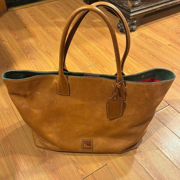 Dooney & Bourke Handbags - Dooney & Bourke Florentine medium Russel bag